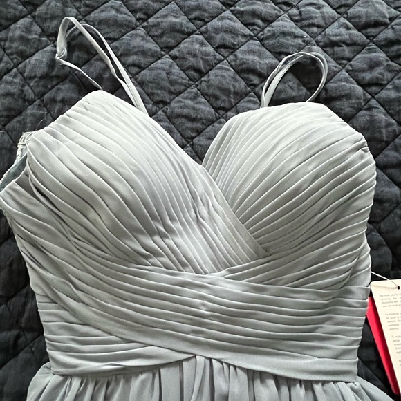 JJ’s House Bridesmaid Dreas - Picture 5 of 9